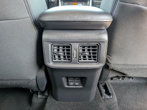 Used 2025 Toyota RAV4 XLE AWD/4WD image 7