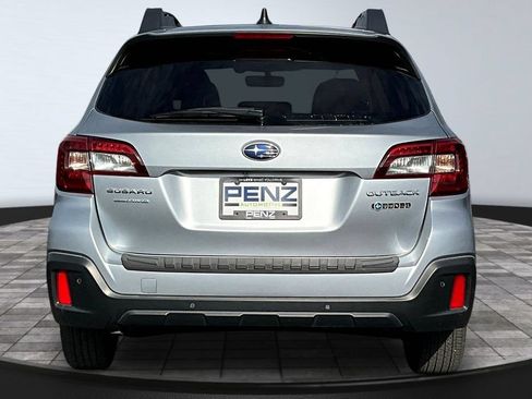 Used 2018 Subaru Outback 2.5i Limited AWD/4WD image 5