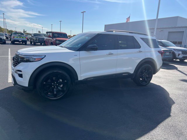 Used 2023 Ford Explorer ST-Line w/ Class IV Trailer Tow Package AWD/4WD image 1
