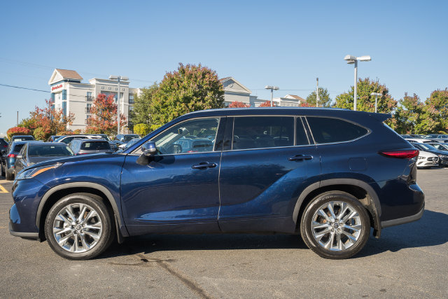 Used 2021 Toyota Highlander Limited AWD/4WD image 4