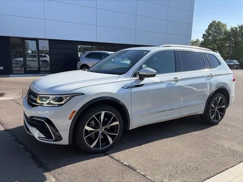 Used 2023 Volkswagen Tiguan SEL R-Line AWD/4WD image 6