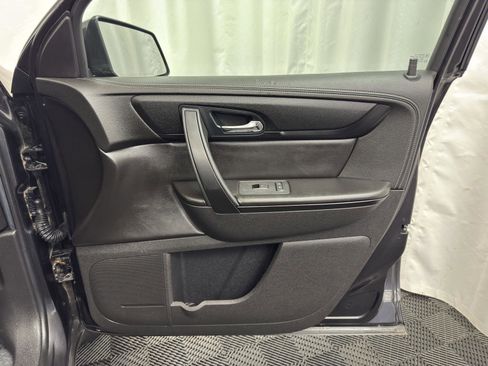 Used 2016 Chevrolet Traverse LT image 26