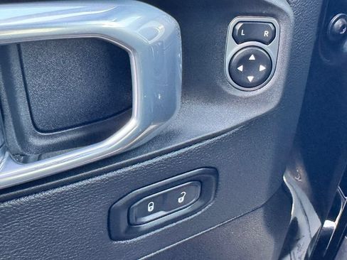 Used 2024 Jeep Wrangler Unlimited Sahara w/ Technology Group AWD/4WD image 31