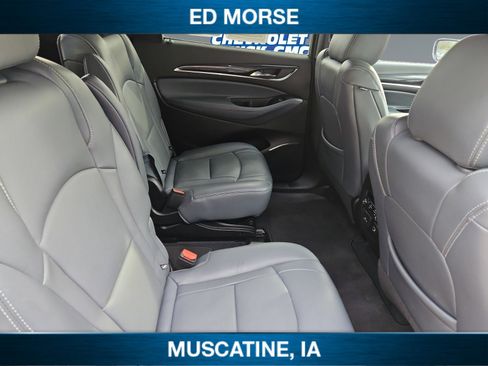 Used 2024 Buick Enclave Premium image 17