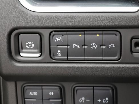 Used 2022 GMC Yukon SLE w/ Gmc Pro Safety Plus Package image 27