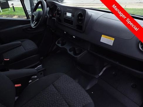 Used 2022 Mercedes-Benz Sprinter 3500 image 18