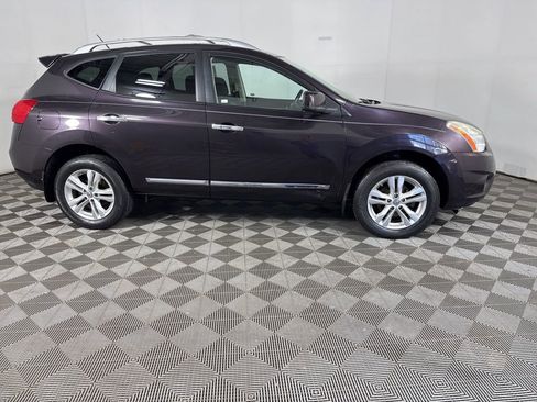 Used 2013 Nissan Rogue SV image 12