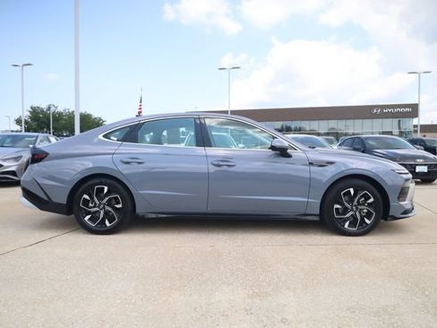 Used 2025 Hyundai Sonata SEL FWD image 5