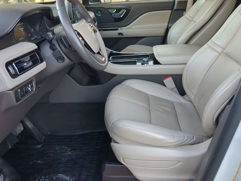 Used 2020 Lincoln Aviator Reserve image 11