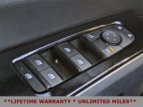 Used 2024 Nissan Pathfinder SL image 28