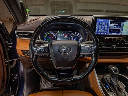 Used 2021 Toyota Highlander Platinum AWD/4WD image 14