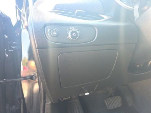 Used 2022 Chevrolet Malibu LT image 12