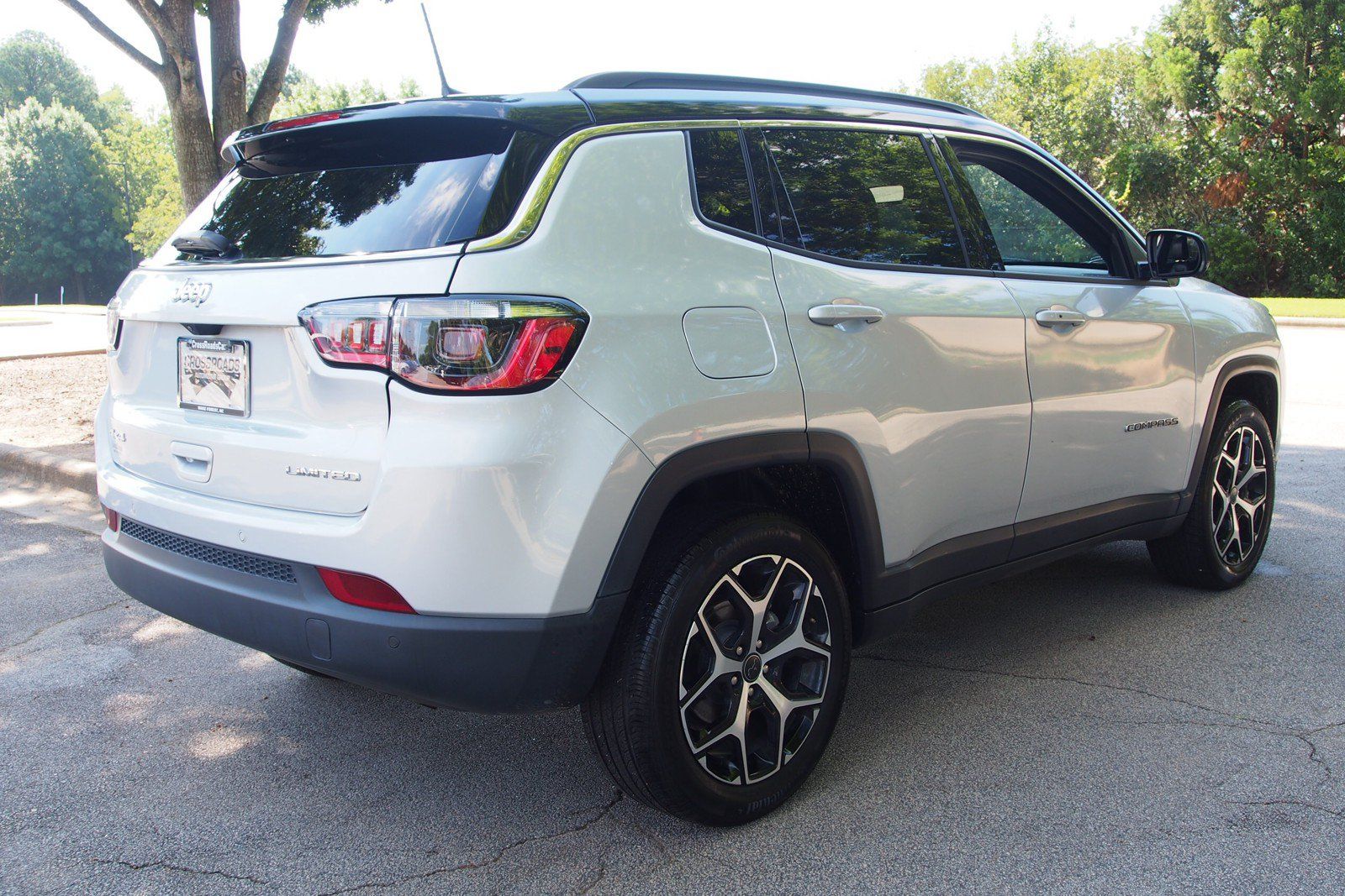 Used 2025 Jeep Compass Limited AWD/4WD image 7