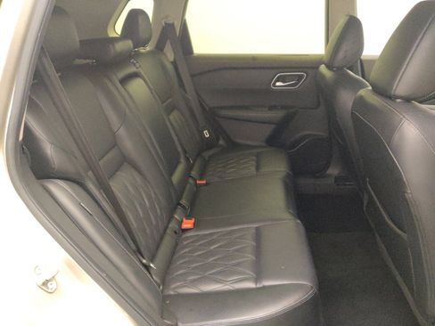 Used 2023 Nissan Rogue Platinum FWD image 19