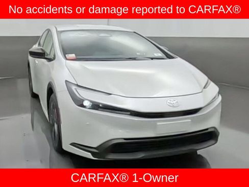 Certified 2025 Toyota Prius LE FWD image 2