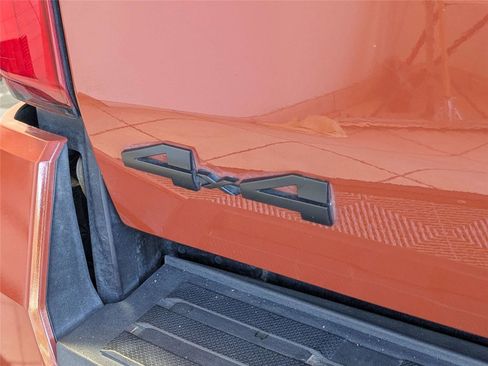 Used 2025 Toyota Tacoma TRD Off-Road AWD/4WD image 9