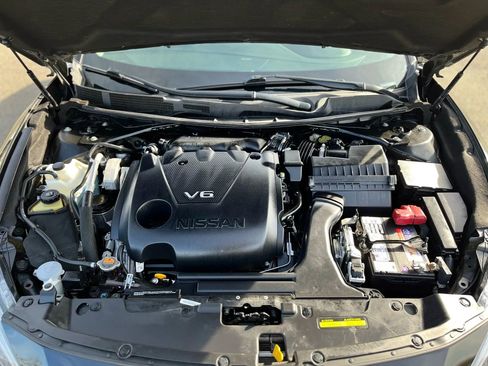 Used 2017 Nissan Maxima SR w/ Midnight Edition FWD image 18
