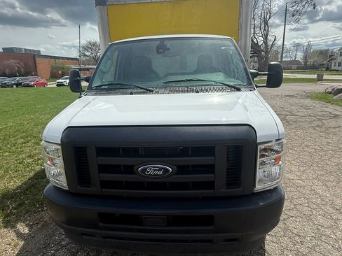 Used 2023 Ford E-350 and Econoline 350 Super Duty w/ Driver's Safety Package RWD image 2