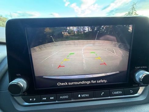 Used 2021 Nissan Rogue S image 25