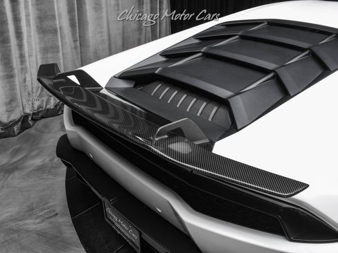 Used 2016 Lamborghini Huracan LP 610-4 Avio AWD/4WD image 32