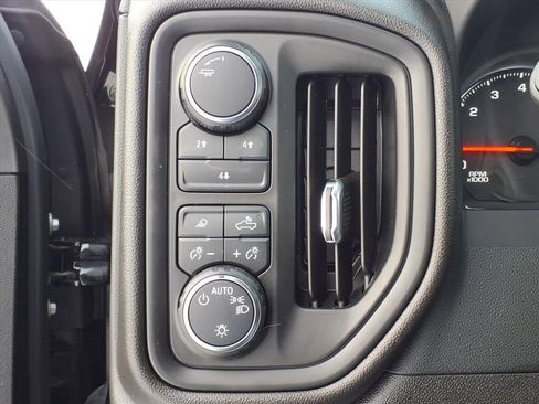 Used 2024 Chevrolet Silverado 2500 Custom w/ Custom Value Package image 15