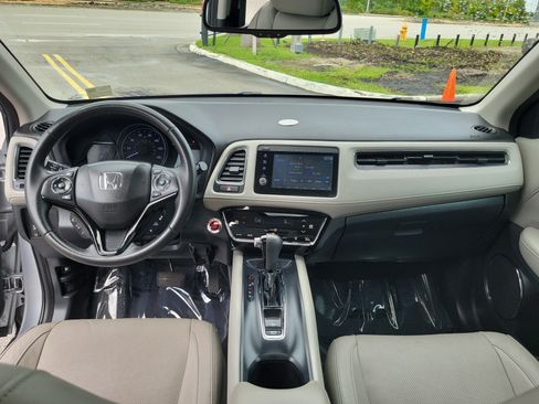 Used 2021 Honda HR-V EX-L image 17