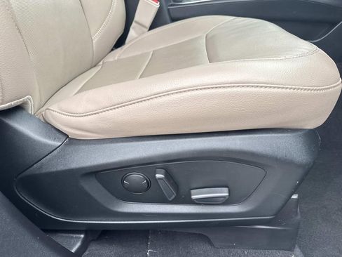 Used 2022 Ford Explorer Limited w/ Equipment Group 301A image 12