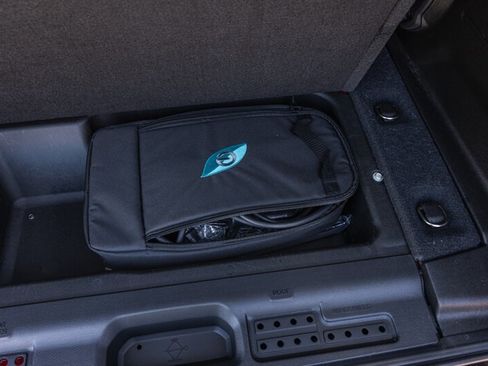 Used 2022 Jeep Wrangler Unlimited Sahara w/ Cold Weather Group image 32