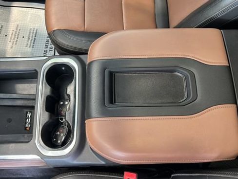 Used 2020 Chevrolet Silverado 1500 High Country w/ Technology Package AWD/4WD image 16