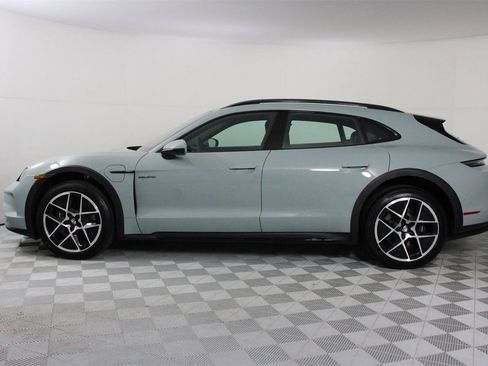 Used 2025 Porsche Taycan 4 Cross Turismo image 2