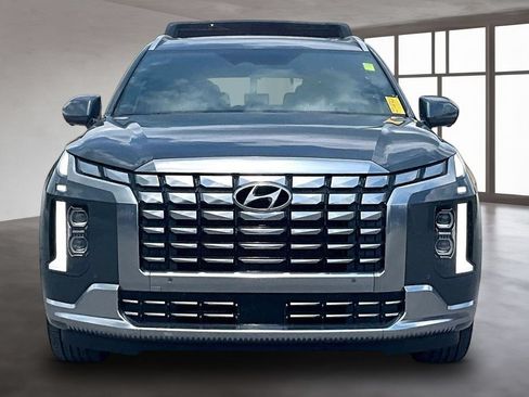 Used 2024 Hyundai Palisade Calligraphy FWD image 2