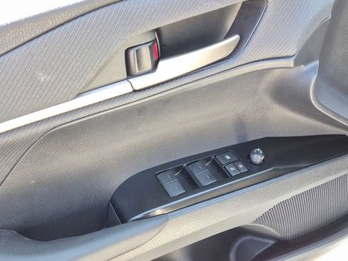 Used 2025 Toyota Camry SE FWD image 13