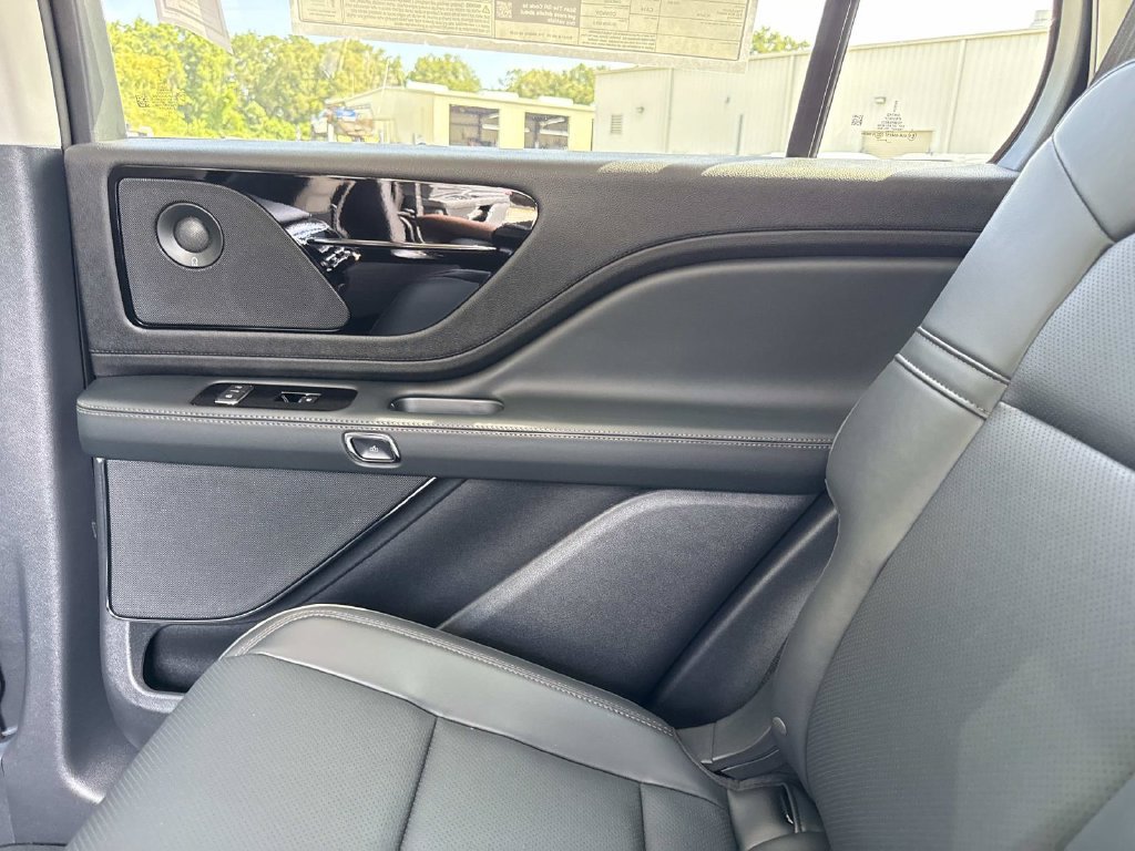 New 2027 Lincoln Aviator 2WD image 15