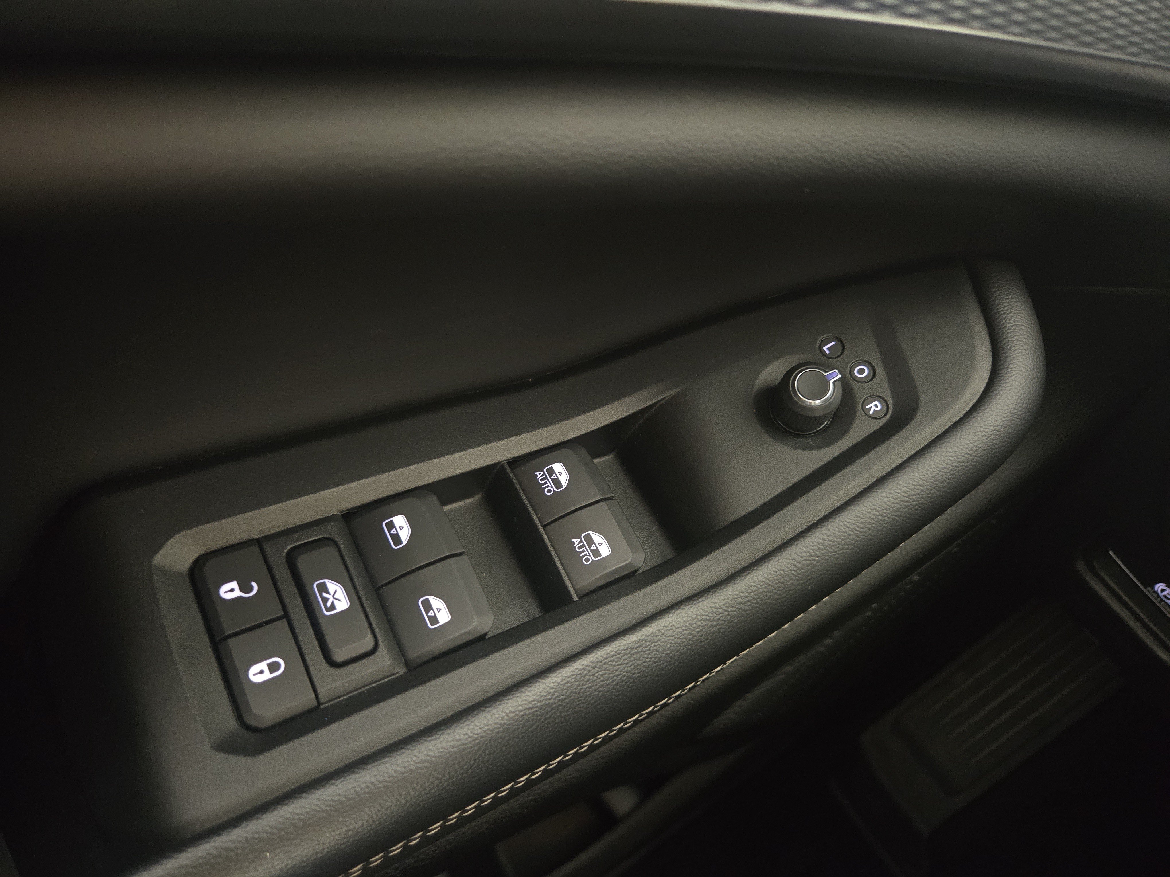 Used 2023 Jeep Grand Cherokee Altitude AWD/4WD image 26