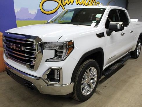 Used 2019 GMC Sierra 1500 SLT w/ SLT Premium Package AWD/4WD image 9
