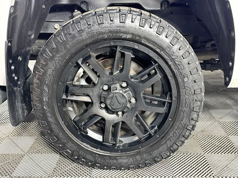 Used 2021 Toyota Tundra SR5 w/ SR5 Upgrade Package image 29