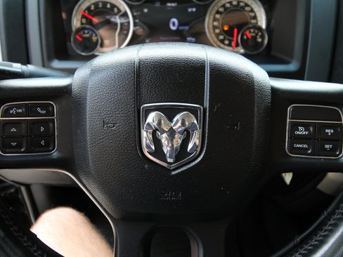Used 2016 RAM 2500 SLT w/ Luxury Group AWD/4WD image 25