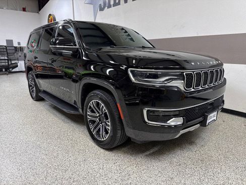 Used 2022 Jeep Wagoneer Series III w/ Rear Seat Video Group 1 image 49