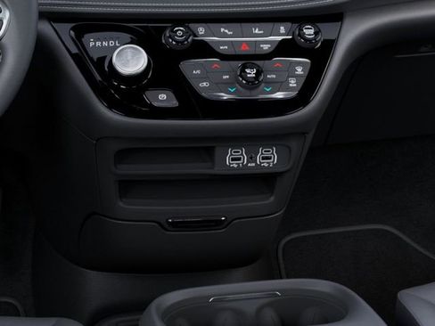 New 2025 Chrysler Pacifica Select AWD/4WD image 24