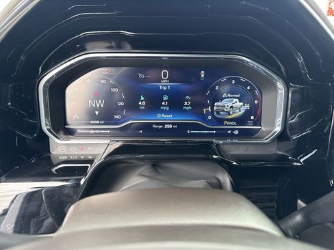 Used 2025 Chevrolet Silverado 2500 LT w/ Z71 Chrome Sport Edition image 15