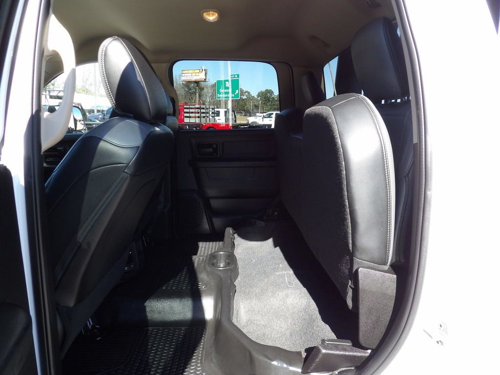 Used 2020 RAM 5500 Tradesman RWD image 32