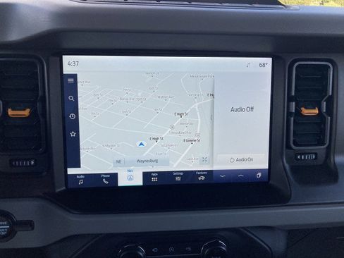 Used 2023 Ford Bronco Badlands image 9