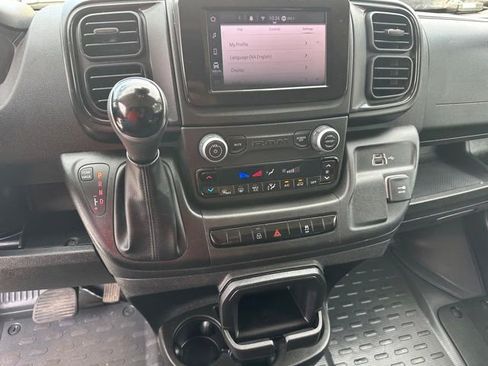 Used 2025 RAM ProMaster 2500 w/ Convenience Group FWD image 16