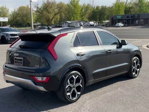 Used 2024 Kia Niro EX Touring image 7