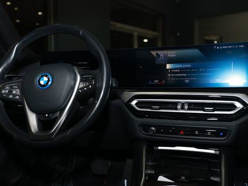 Used 2023 BMW i4 eDrive35 image 22