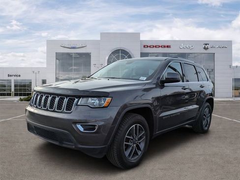 Used 2020 Jeep Grand Cherokee Laredo w/ Laredo X Package AWD/4WD image 5