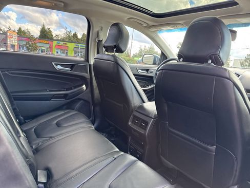 Used 2018 Ford Edge Titanium w/ Equipment Group 302A image 21