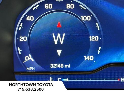 Used 2023 Chevrolet Suburban High Country image 8