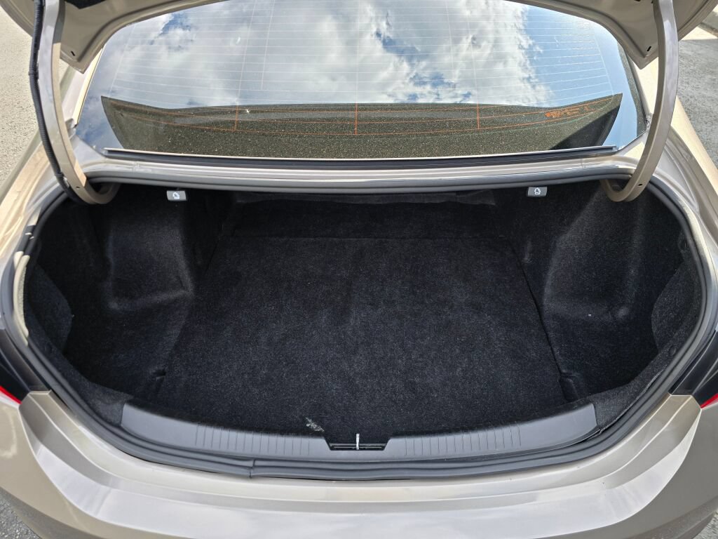Used 2023 Chevrolet Malibu LT FWD image 5