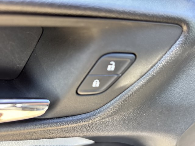 Used 2024 Chevrolet Trax LT w/ Driver Confidence Package FWD image 21